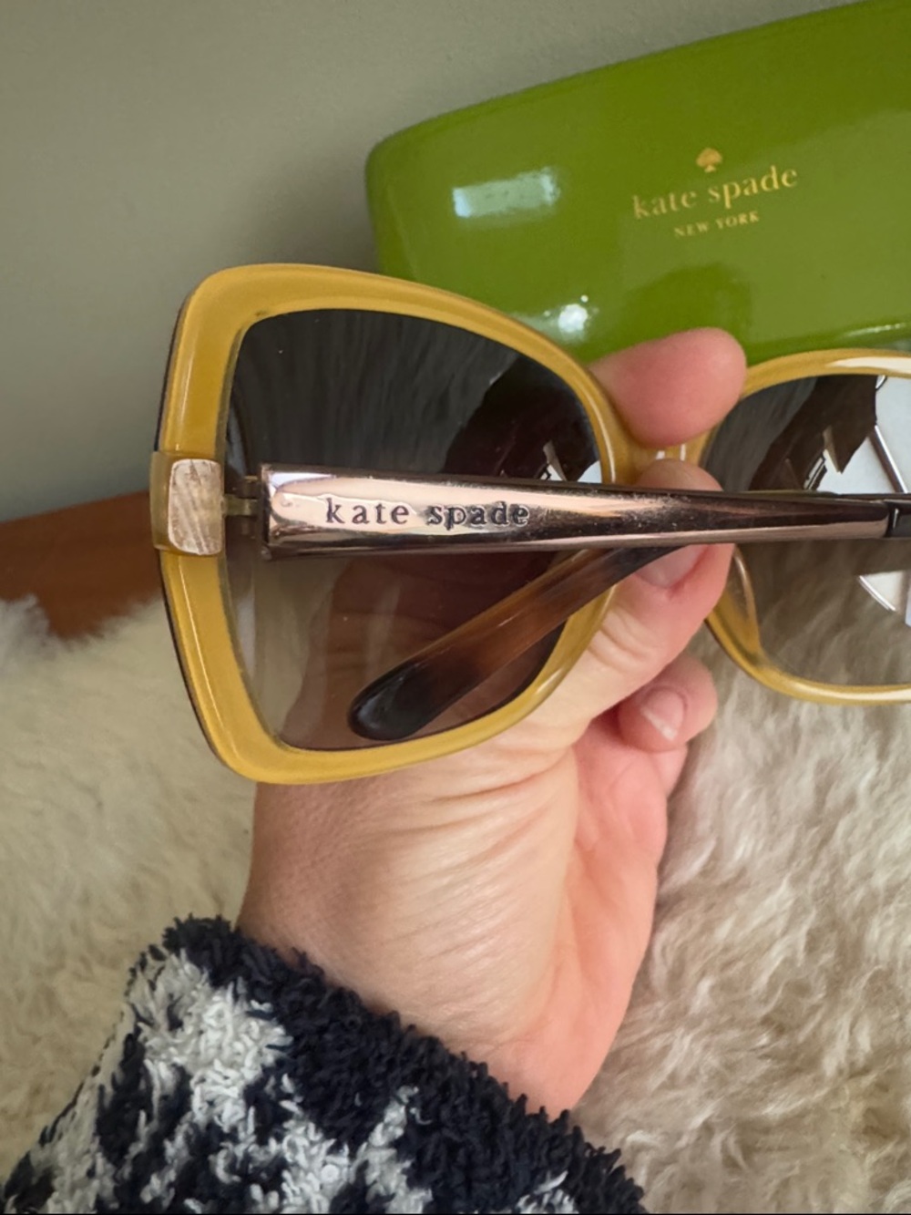 kate spade Oversized Tortoiseshell Sunglasses - Brown Gradient Lenses - Picture 2 of 6